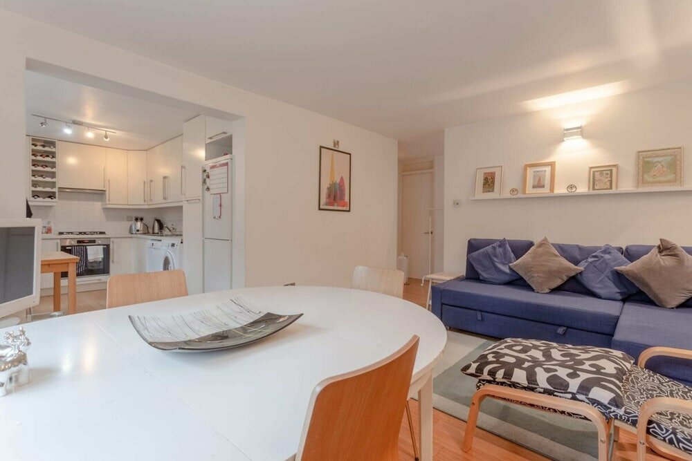 Фото Well Located 2 Bedroom 1 Bath in Elephant & Castle