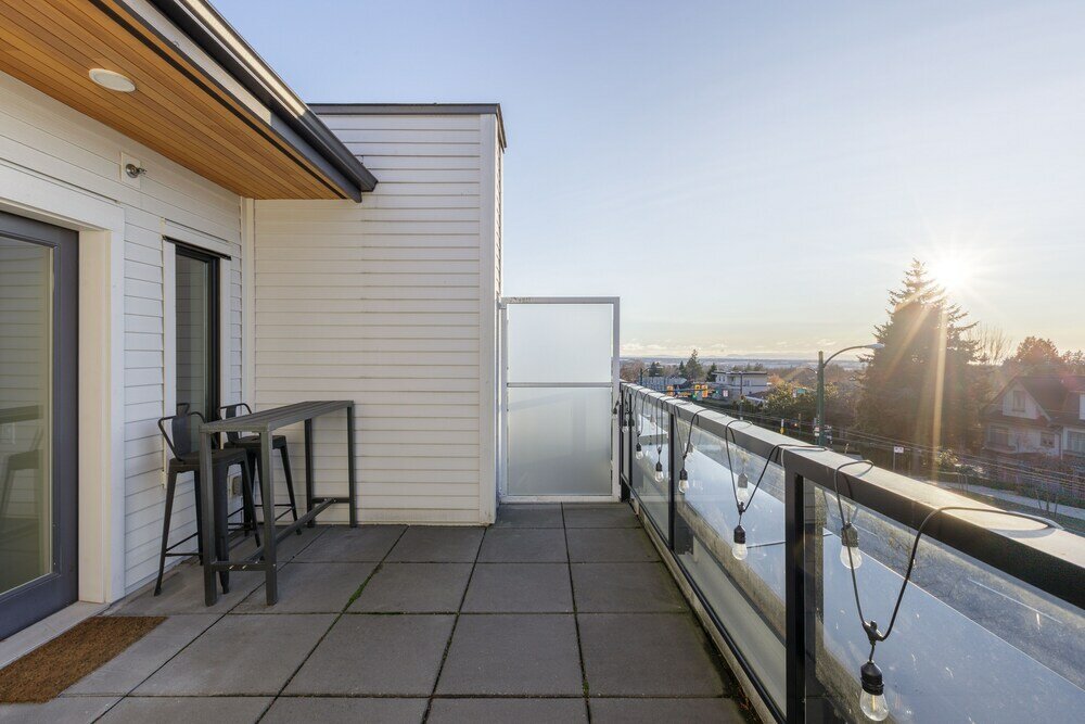 Фото 7476 Granville St