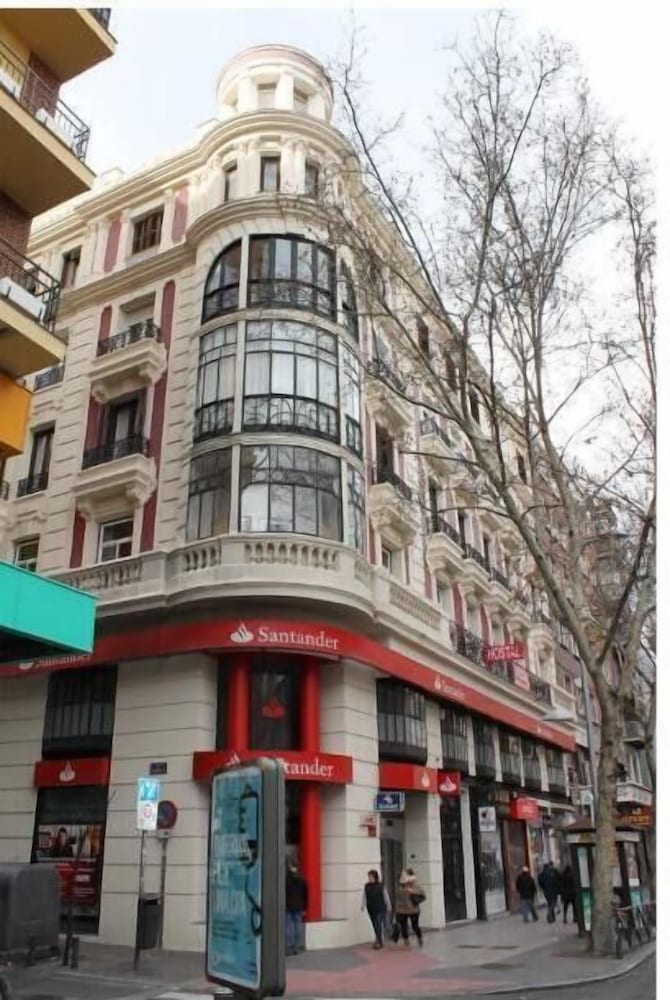 Фото Hostal Abitum Madrid