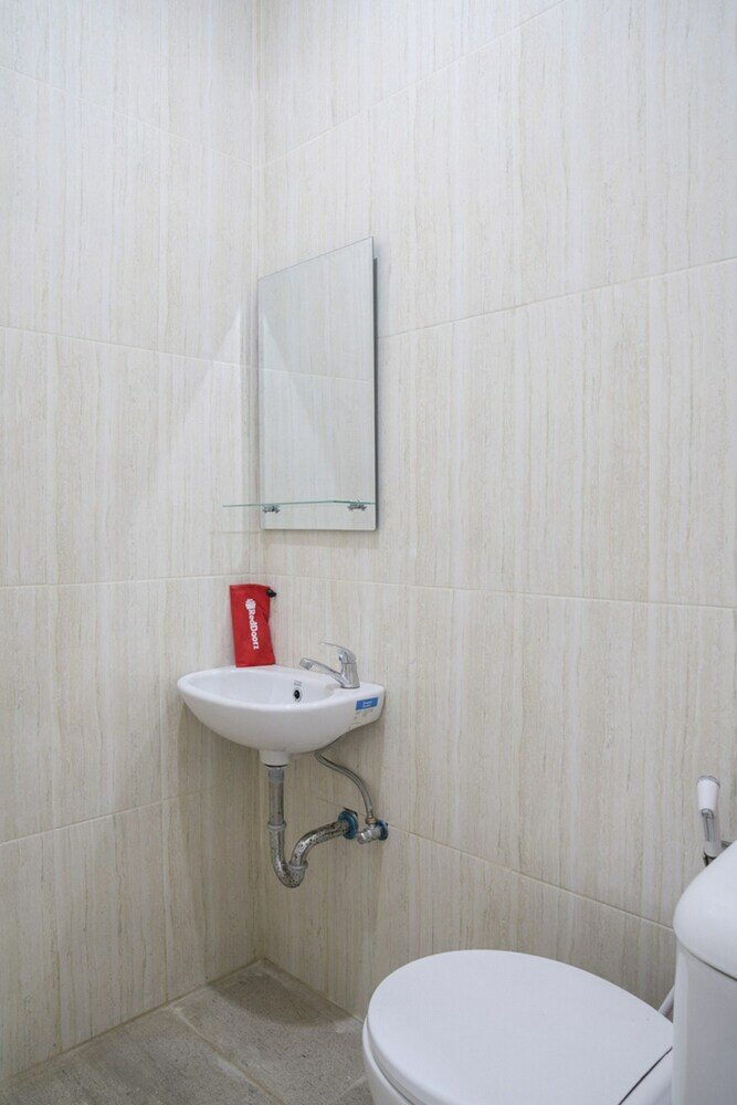 Фото RedDoorz @ Bandengan Jakarta