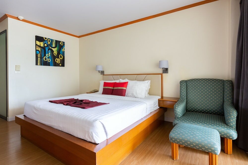 Фото Surin Majestic Hotel