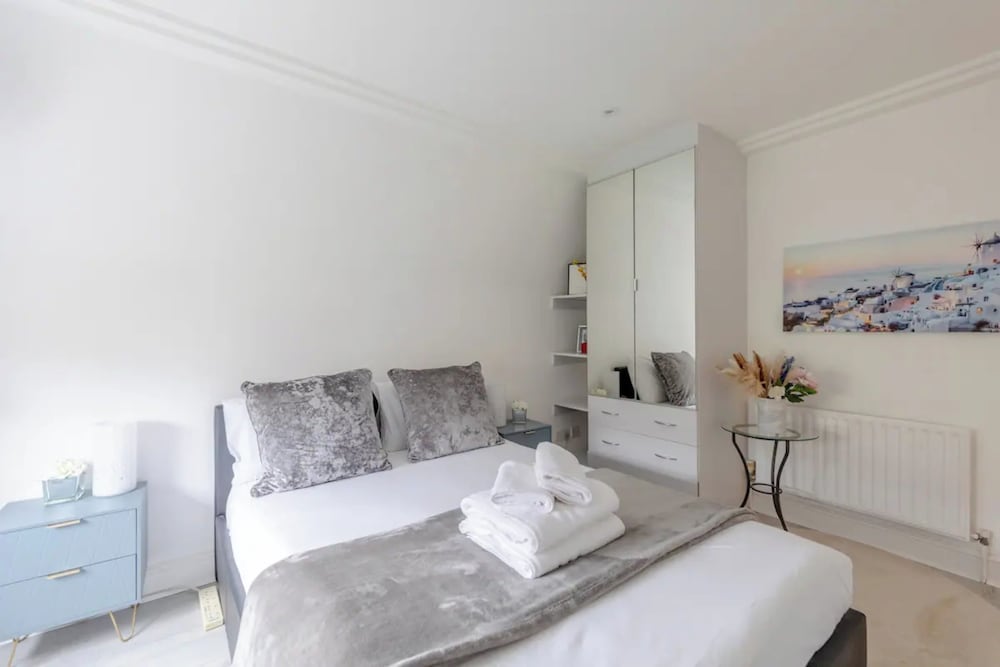 Фото Chic & Peaceful 2bd Flat - Hampstead