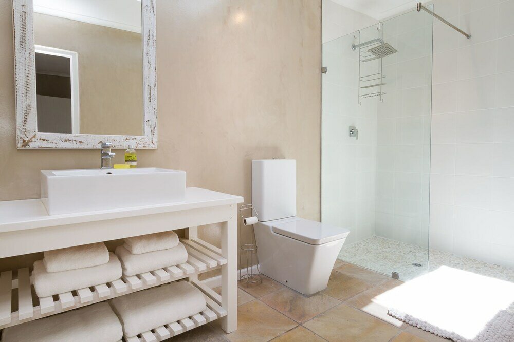 Фото Fin Whale Beach House