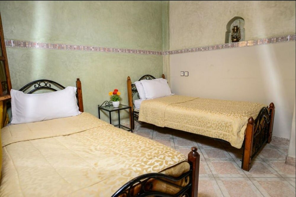 Фото Faouzi Hôtel