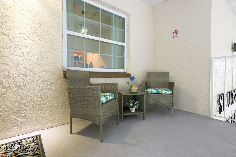 Фото Saint Joseph Suites Down Town Tampa