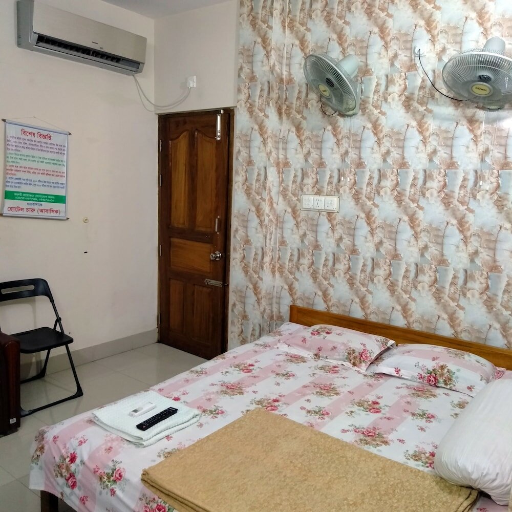 Фото Hotel Charu