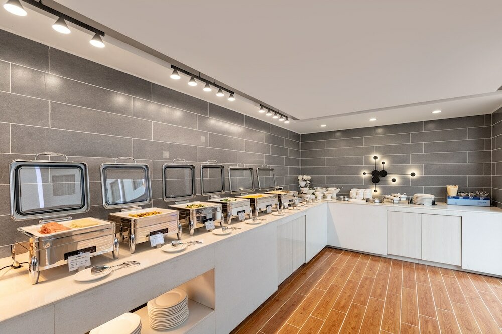 Фото Holiday Inn Express Shenyang North Station