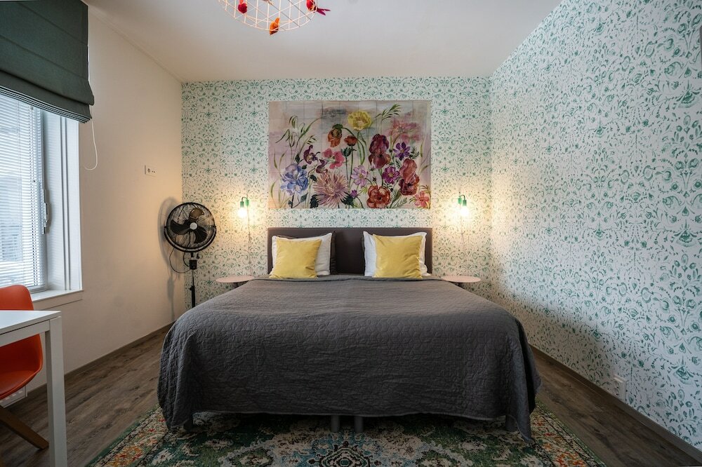 Фото Neon Nights