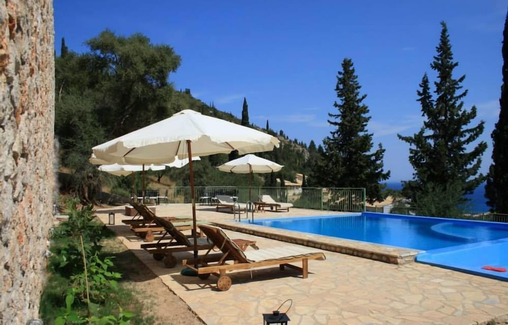 Фото Lefkas Petra