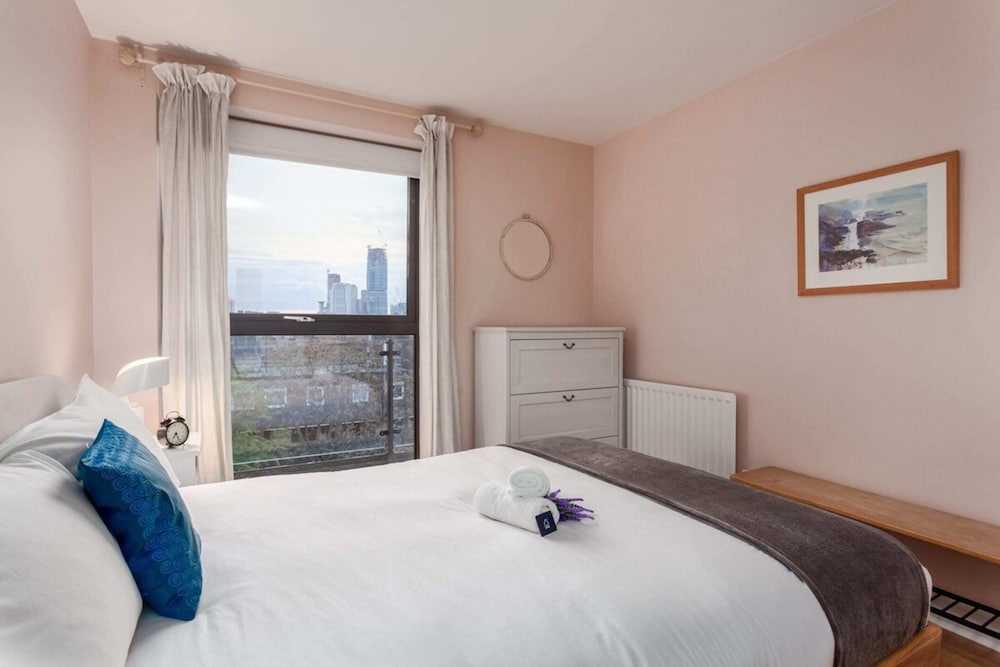 Фото Bright and Stylish Kennington Gem