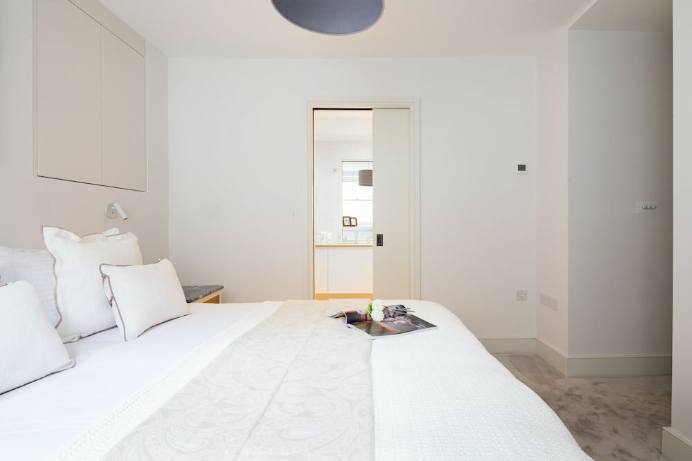 Фото Iverna Gardens by Lime Street