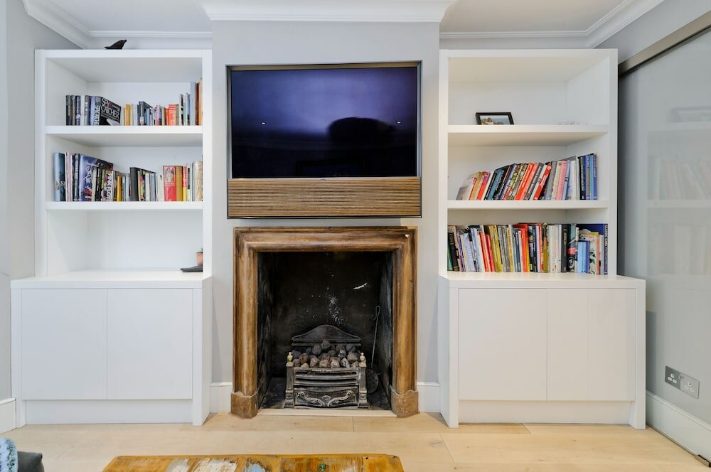 Фото Spacious Family House With Garden Near Battersea Park by Underthedoormat