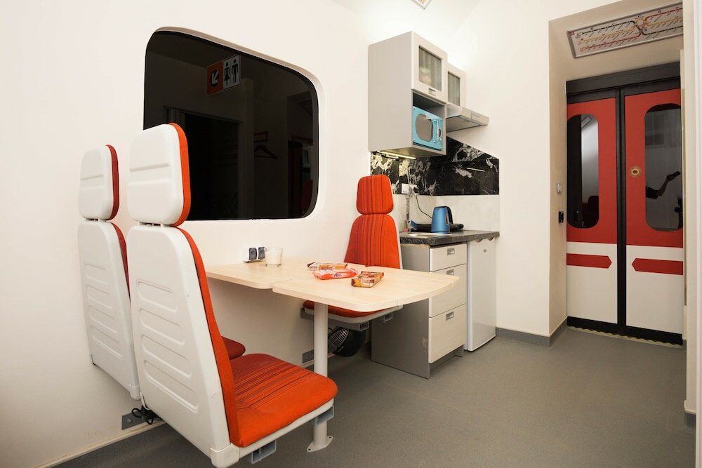 Фото Metro Apartment