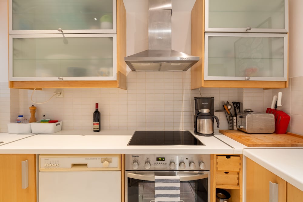 Фото Vibrant in Pangrati by Athenian Homes