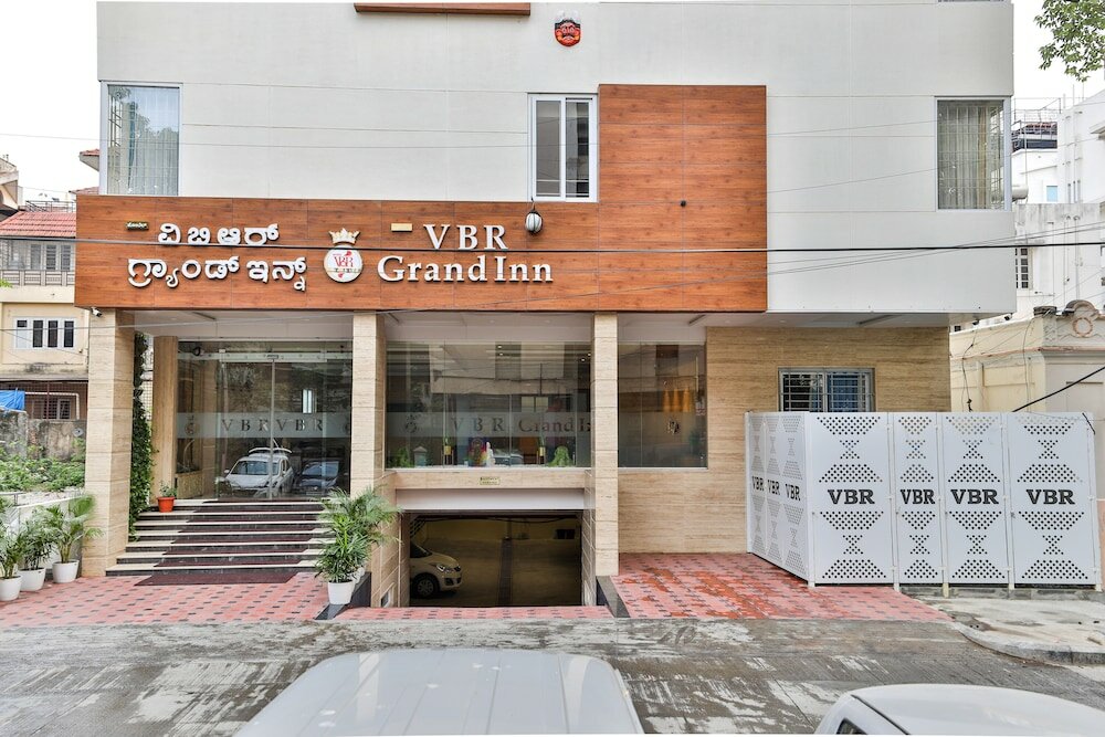 Фото Hotel Vbr Grand Inn