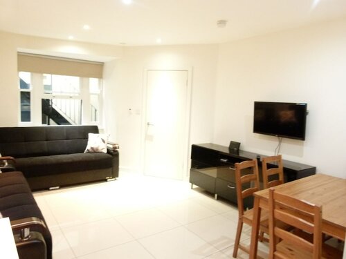 Гостиница Ss Property Hub - Large apartment near Hyde Park в Лондоне