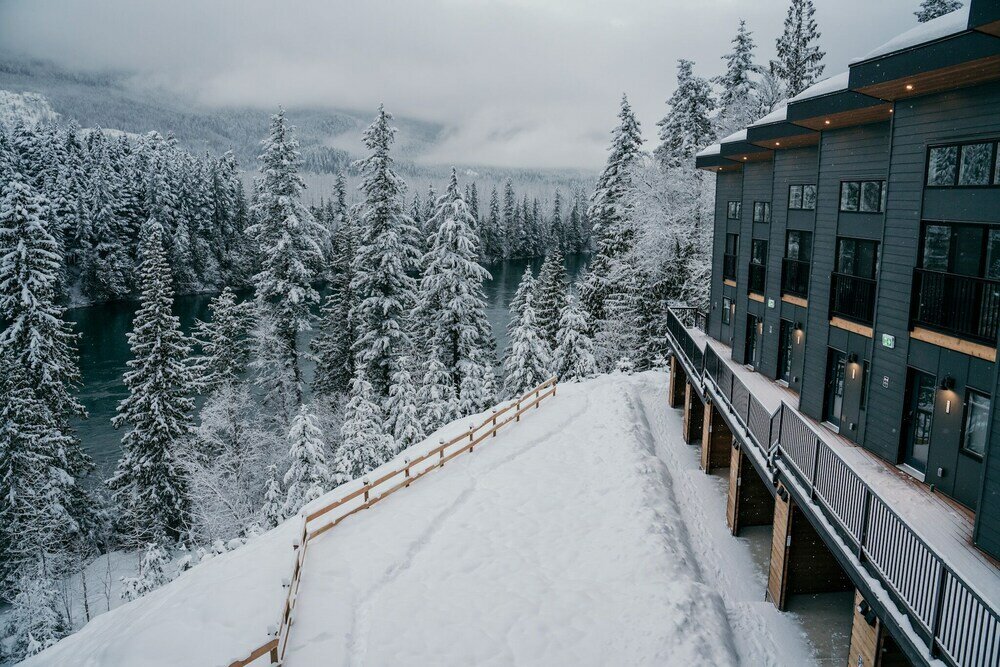 Фото Basecamp Resorts Revelstoke