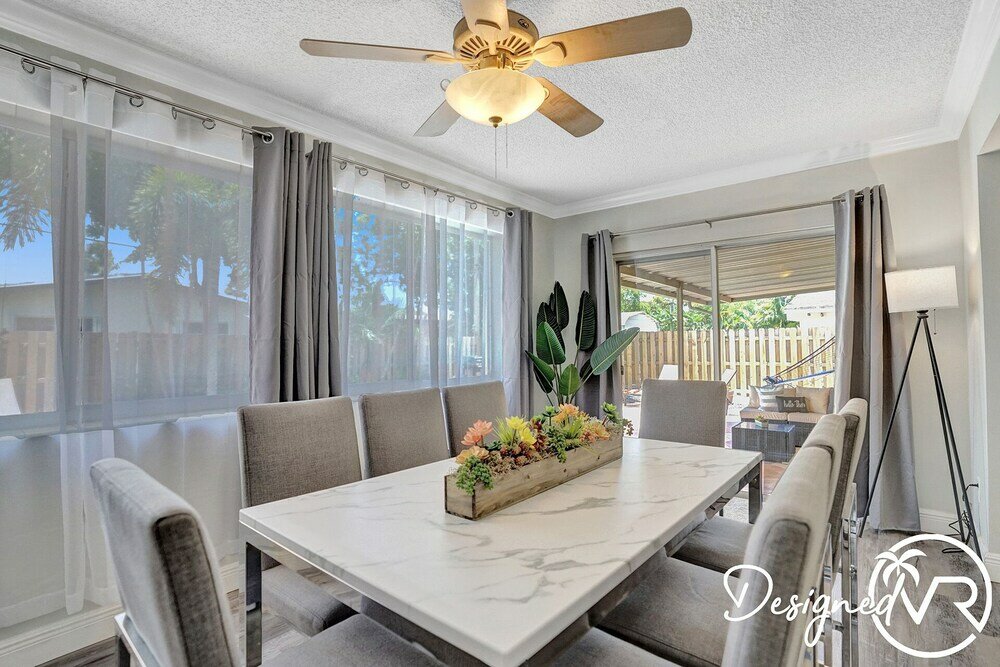 Фото Beautiful 4 Br with Private Heated Pool