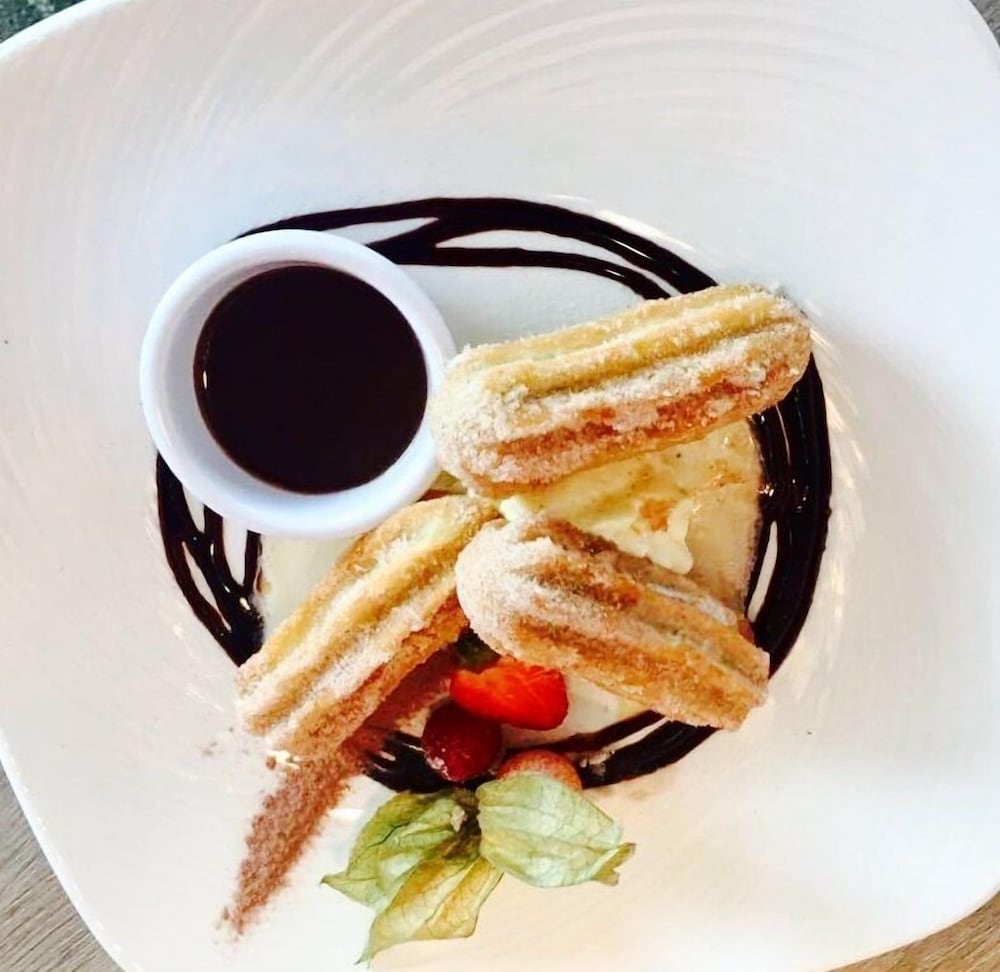 Фото Duck Bay Hotel