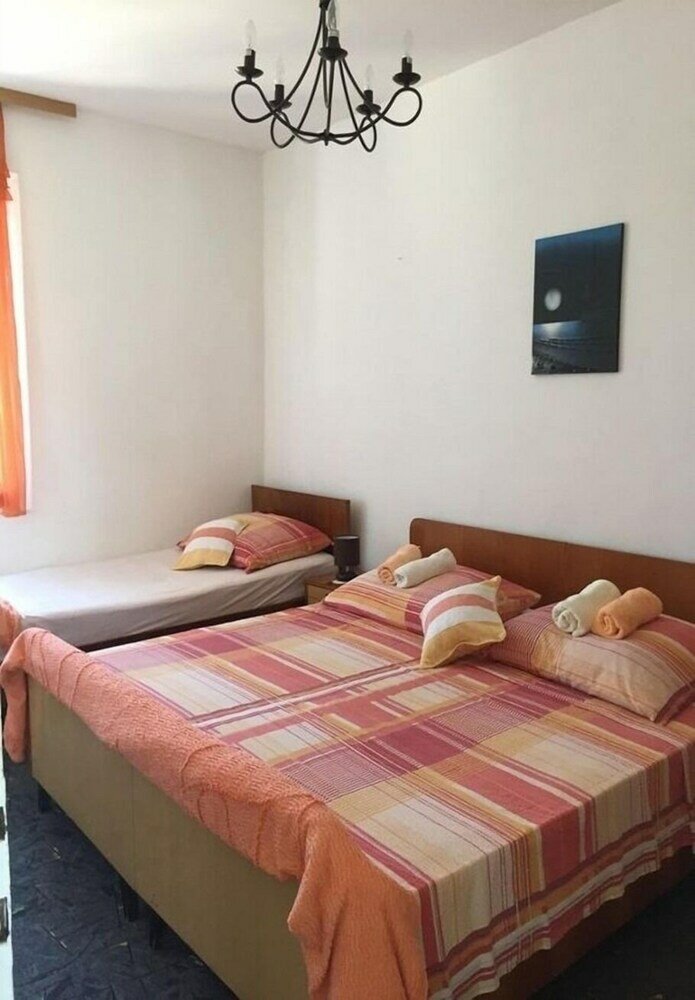 Фото Ivica - 50 m From sea - A1