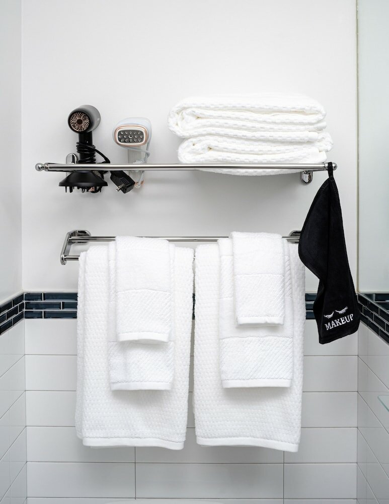 Фото Little Charlie Hotel