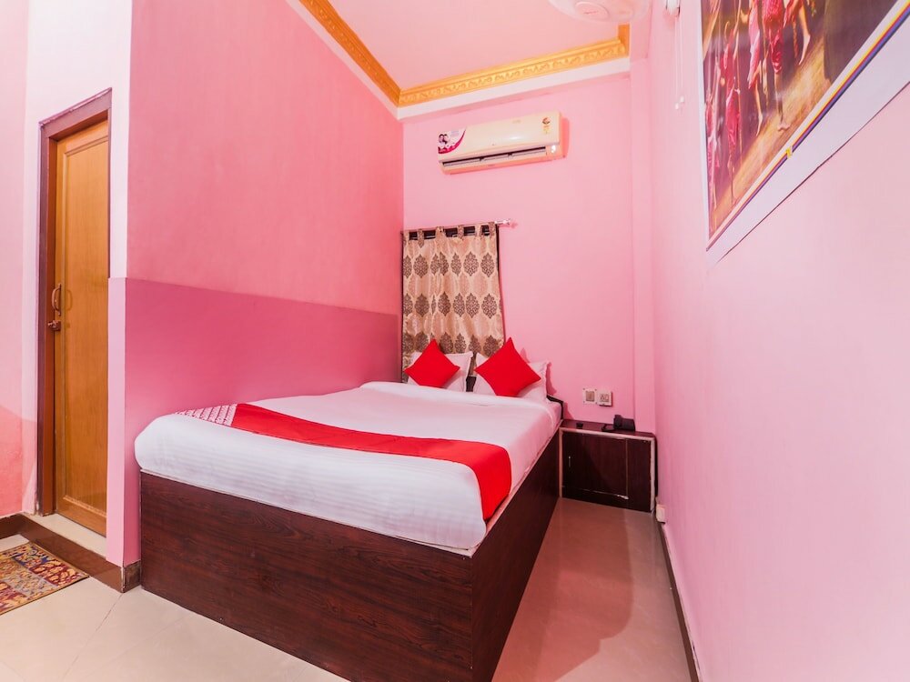 Фото Oyo 17255 Hotel Kanika Inn