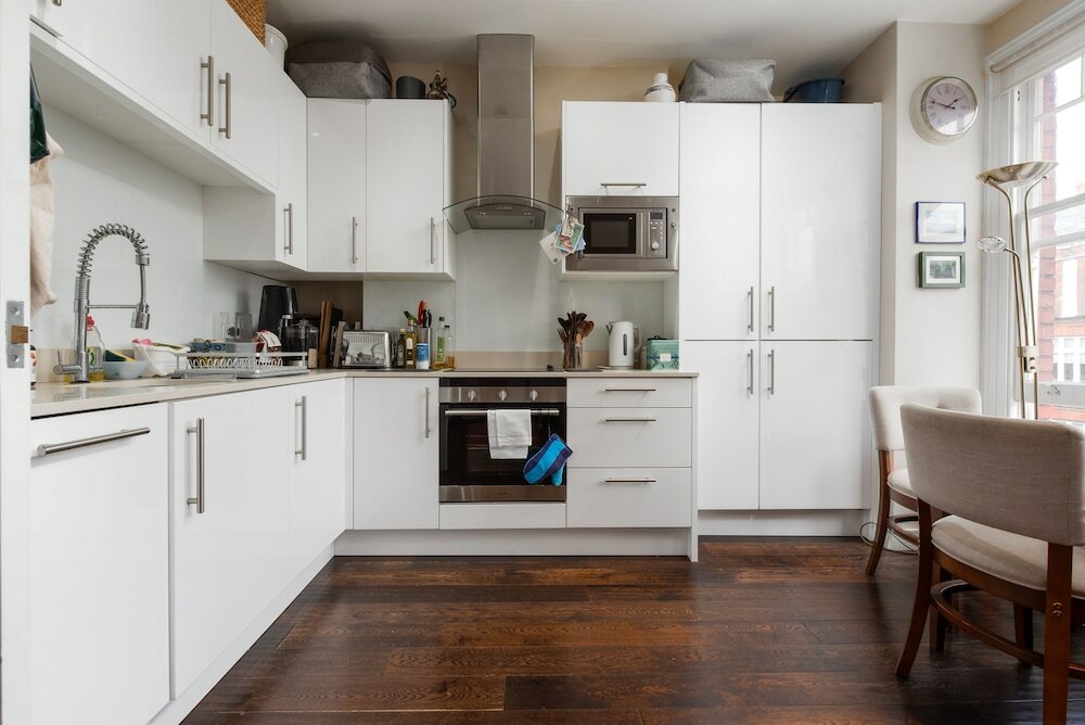 Фото Supreme Hampstead Home Next to Hampstead Heath by Underthedoormat