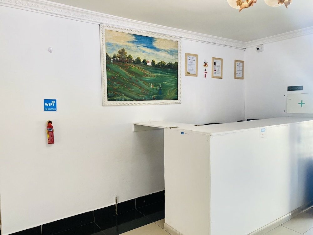 Фото Airport Royal Guest House