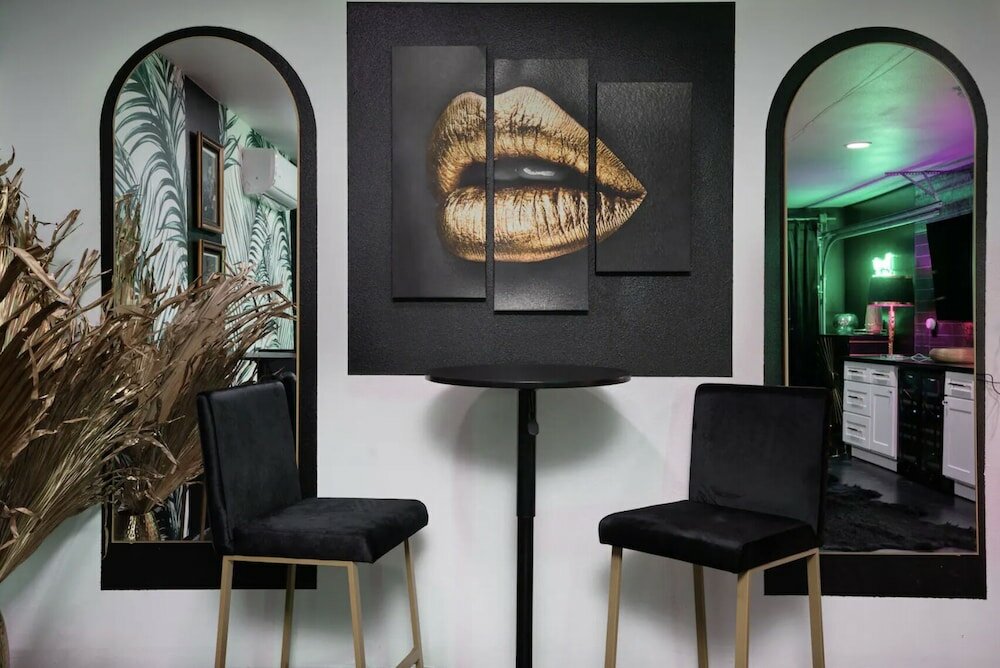 Фото The Blush & Beverly