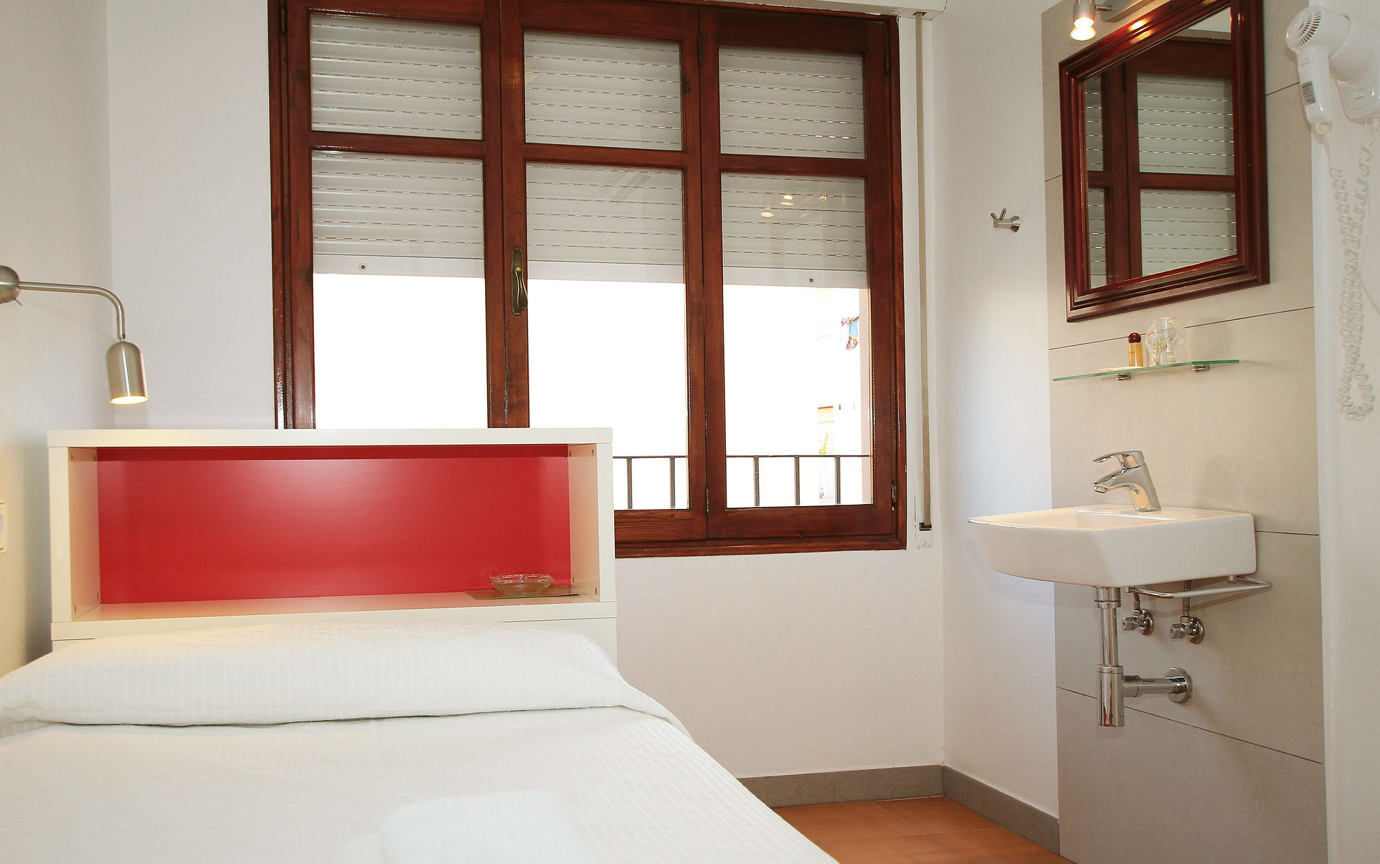 Фото Hostal Ripoll Ibiza