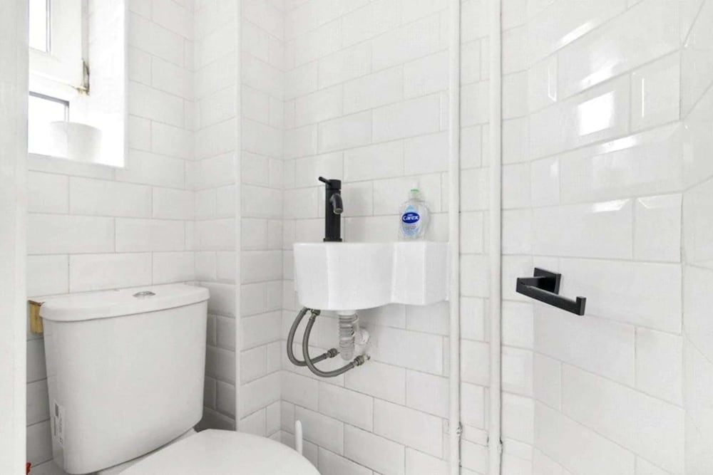 Фото Spacious 4 Bedroom Apartment in Bethnal Green