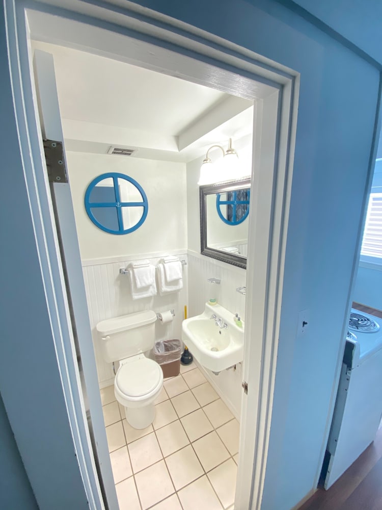 Фото Vineyard Harbor Motel