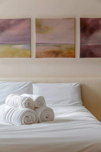 Гостиница Gorgeous 3 Bedroom Flat in Vauxhall With City Views в Лондоне