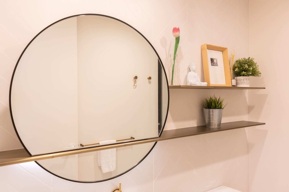 Фото Trendy 1 Bedroom Apartment in the Heart of Collingwood