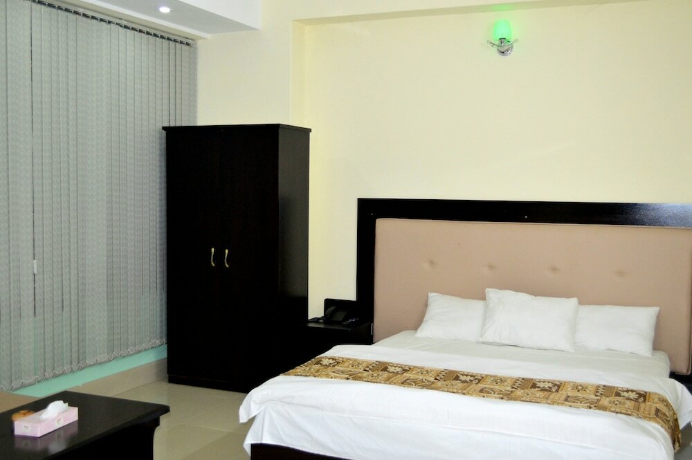 Фото Hotel Grand Surma