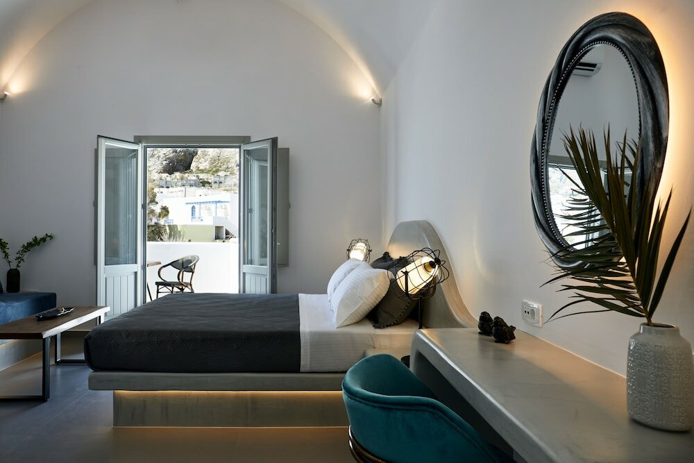 Фото Mountain and Sea Suites