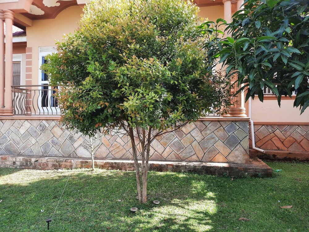 Фото Airport Side Hotel Entebbe