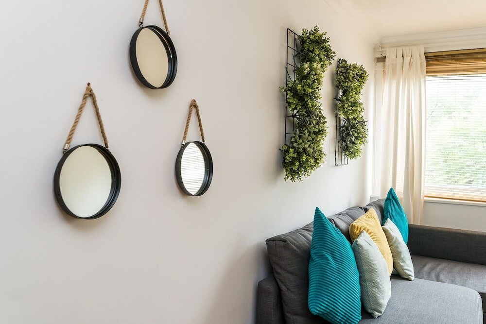 Фото King Regents Place by Allô Housing