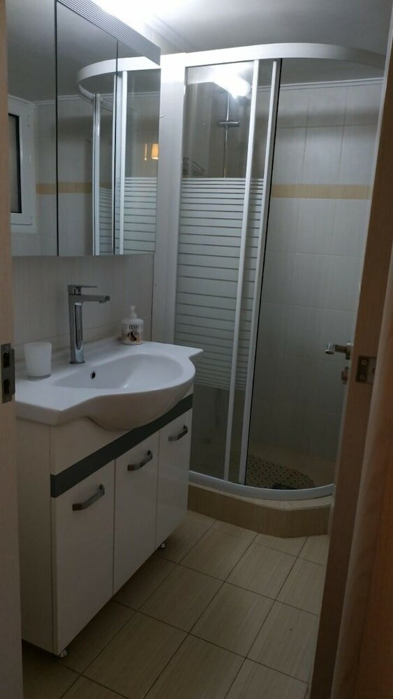 Фото Pagkrati 2 bedroom apartment for 4 persons