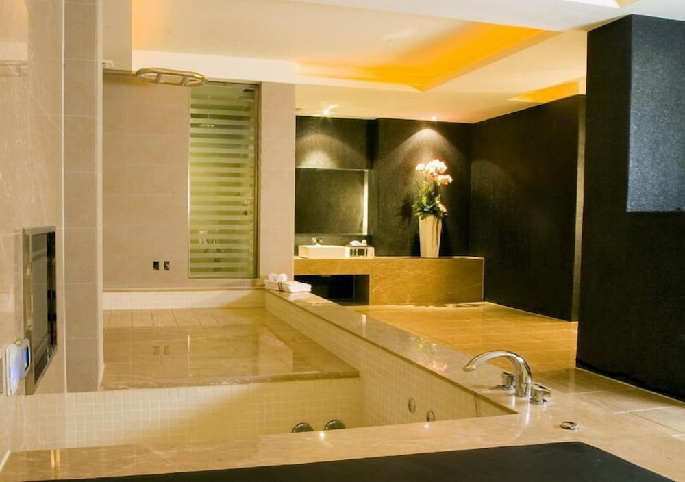 Фото Hip SPA Motel