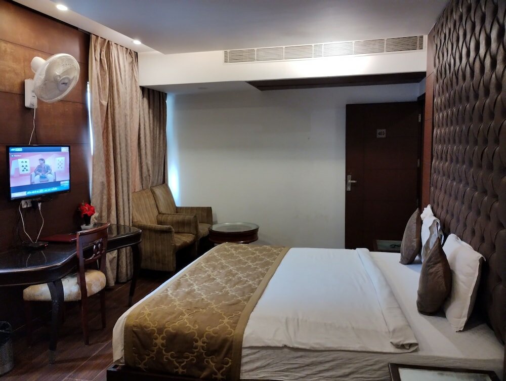 Фото Hotel Wti Airport