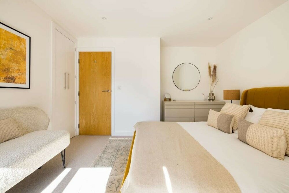 Фото The London Loft - Glamorous 2bdr Flat With Parking