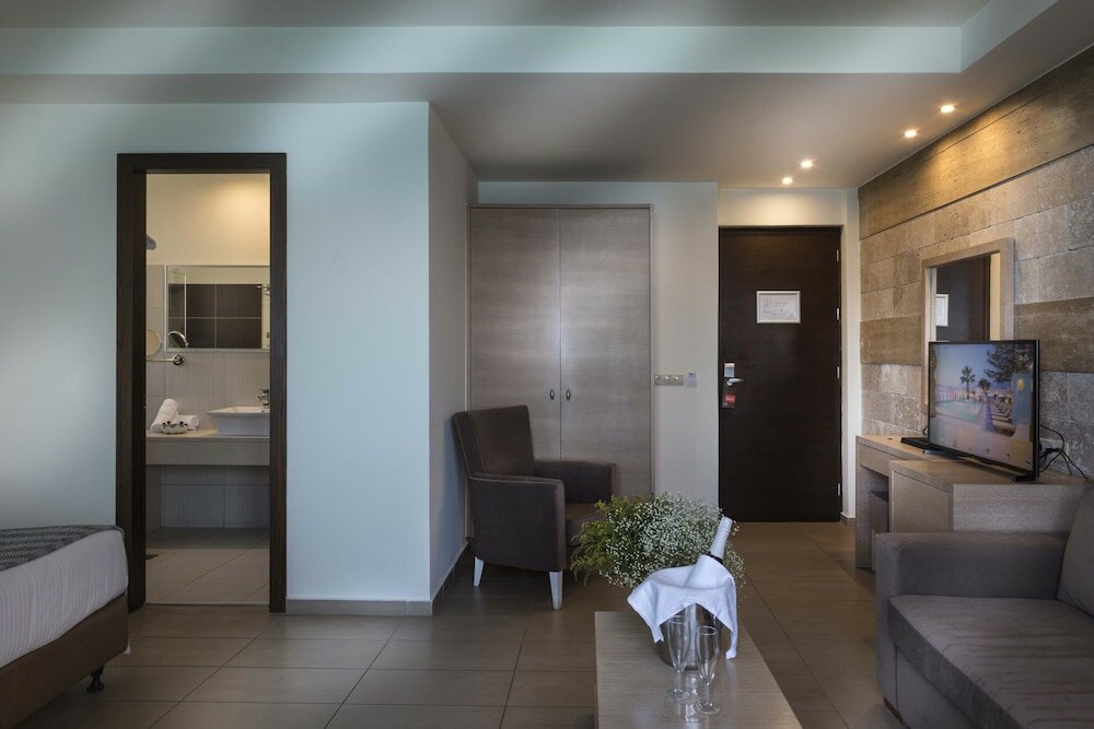 Фото Glaros Beach Hotel