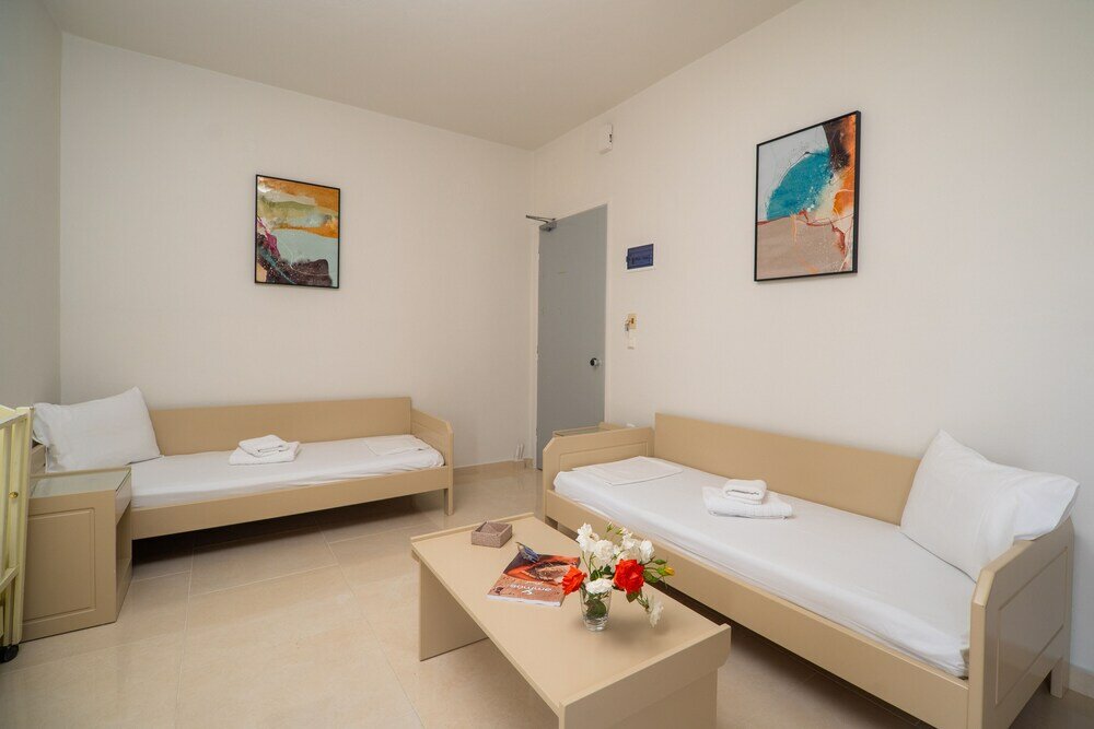 Фото Manos Beachside Apartments