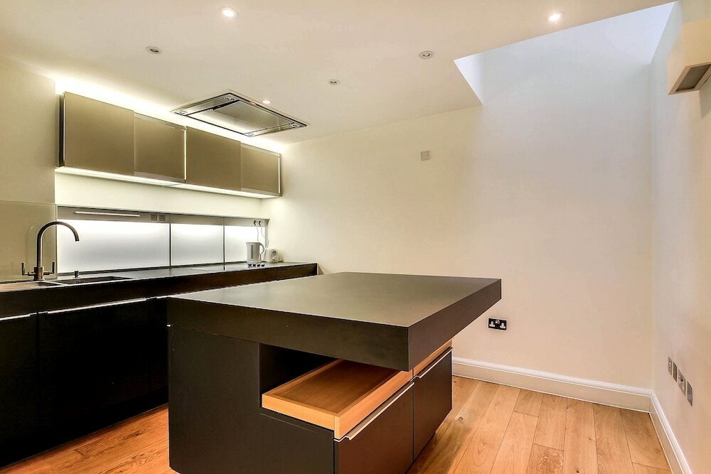 Фото Pont Street Mews Townhouse