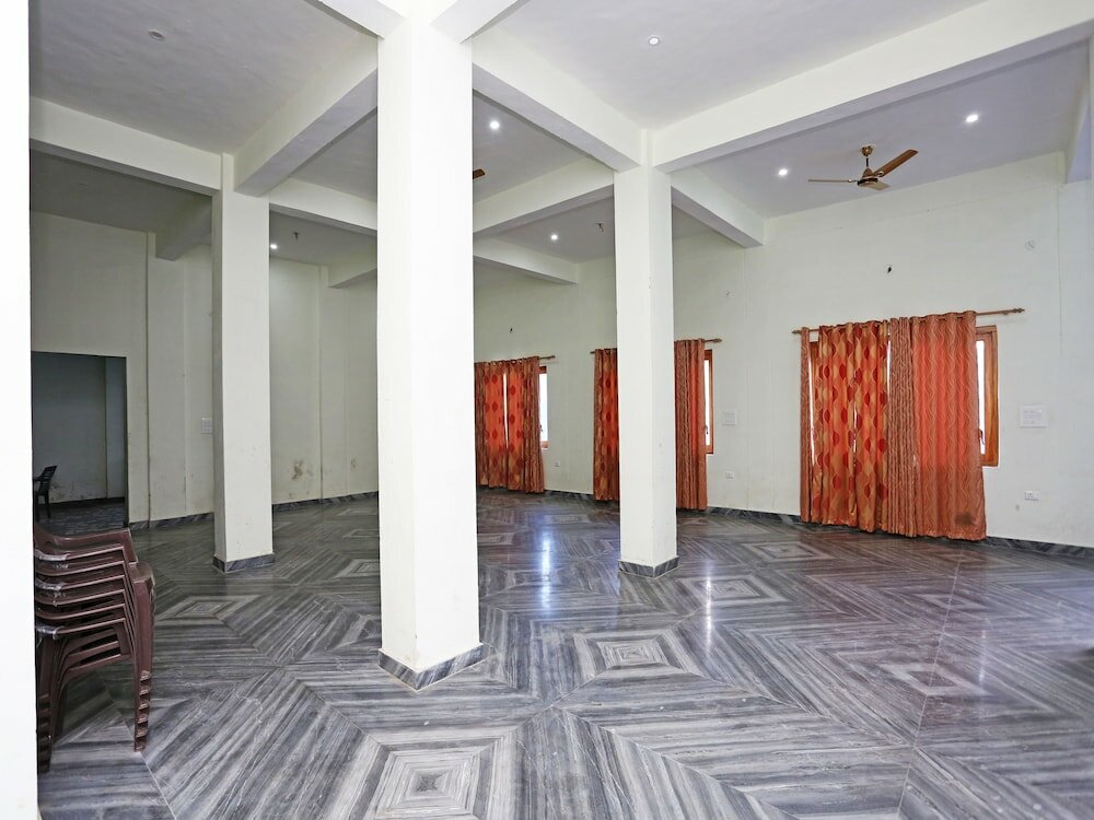 Фото Oyo 19638 Hotel Jay Continental