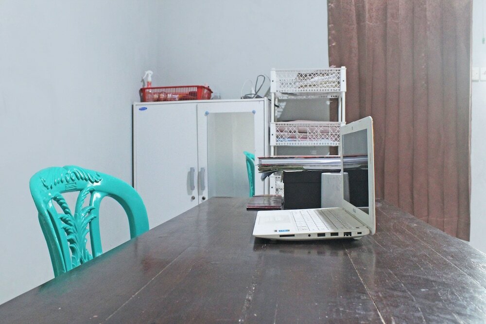 Фото Oyo 92961 Amor Kost