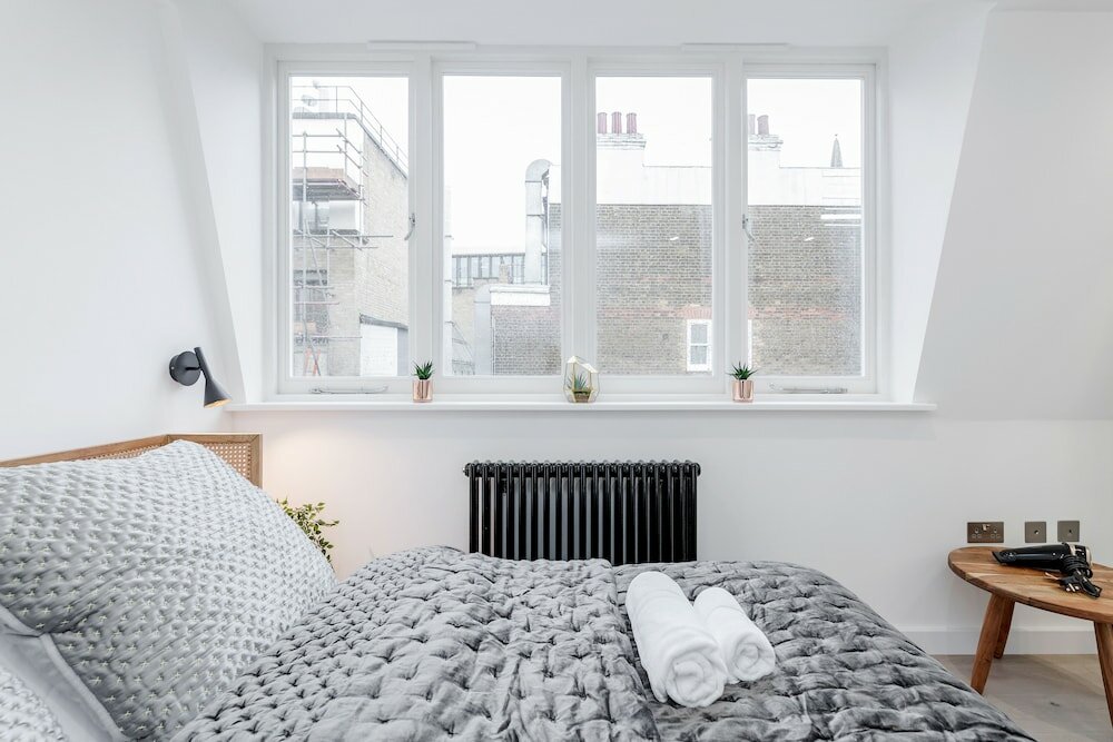 Фото Perfect Holiday Escape - 1 and 2 Bedroom Deluxe Apartments at Liverpool Street