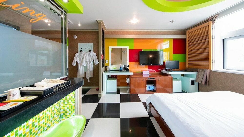 Фото Yeosu King Pension Tel