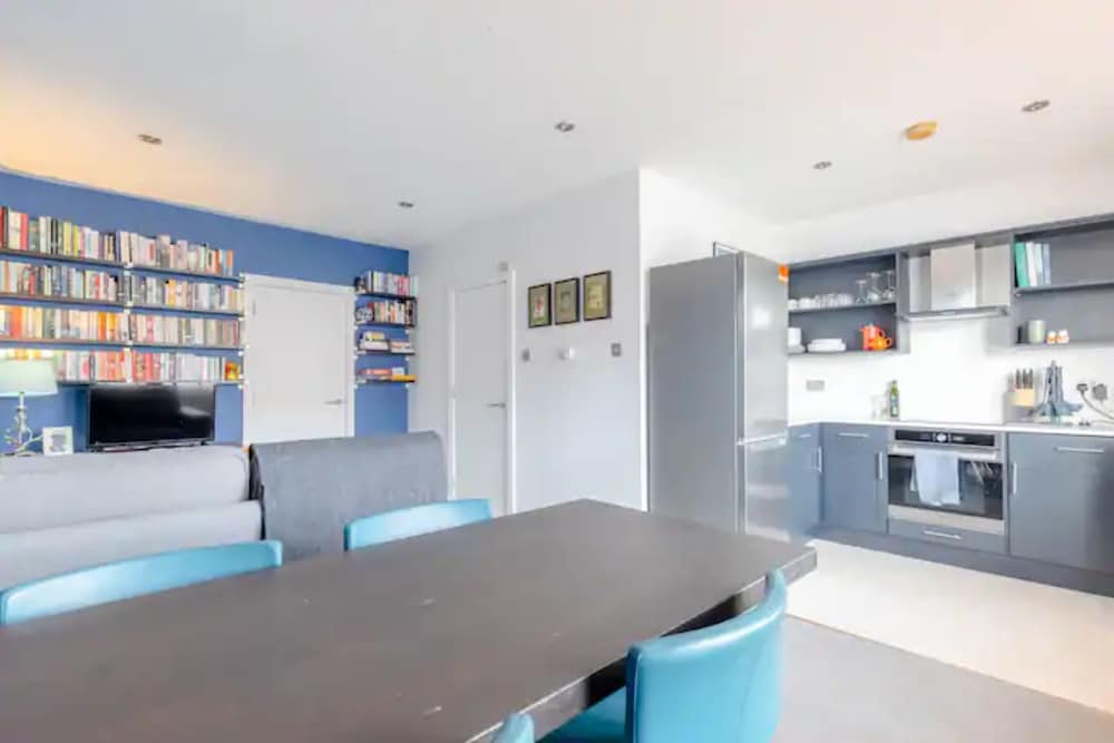 Фото Spacious 2 Bedroom Retreat In East Dulwich